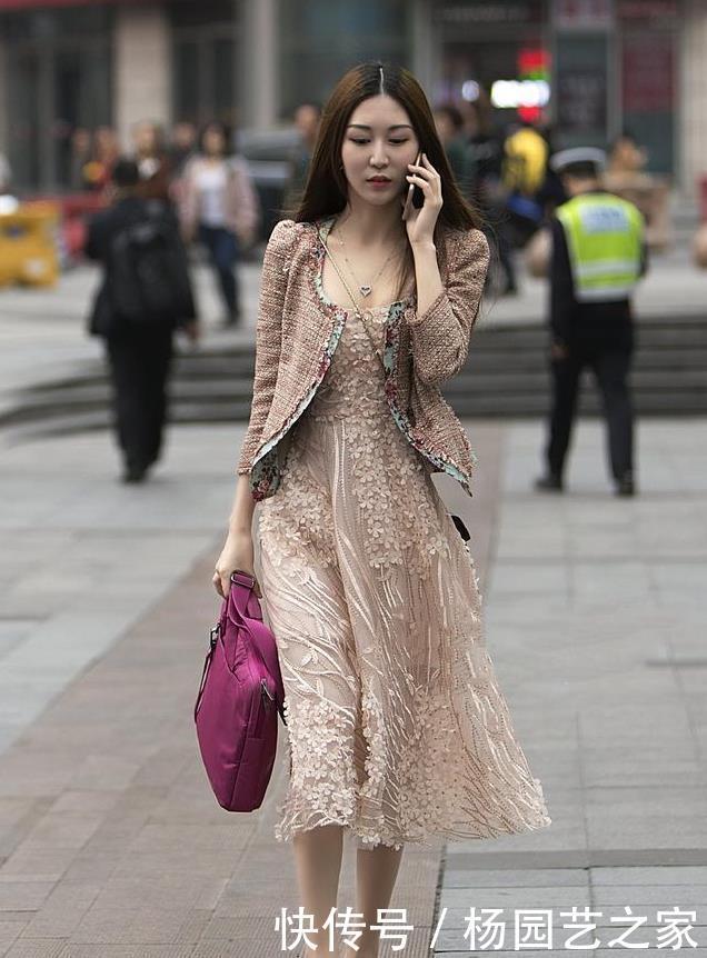 美丽|女性独有的魅力仅靠一件花瓣裙就可以展示,温柔的一面很美丽