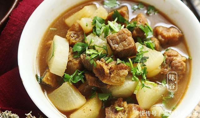 美味|秋天,少吃猪肉多吃它,简单炖一锅,营养美味又暖胃,贵点也值得