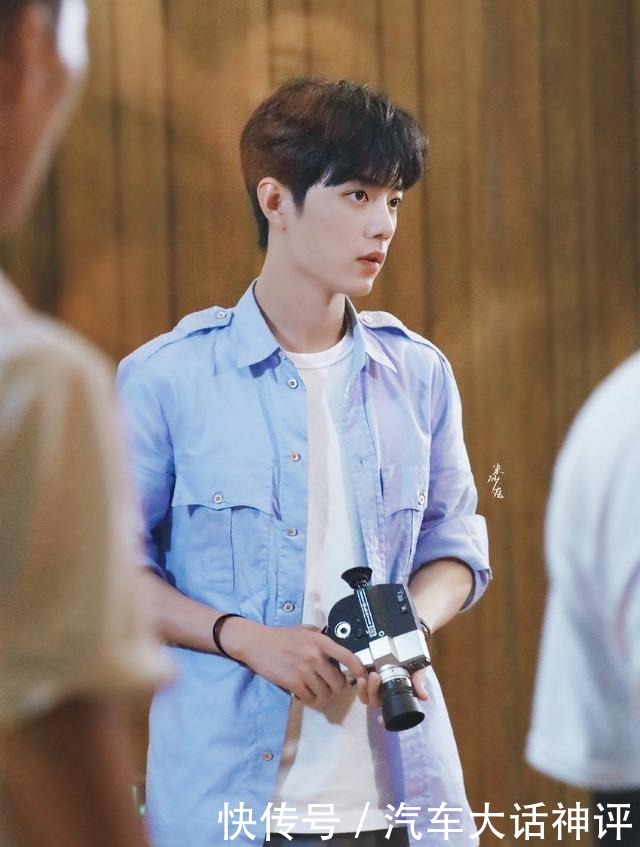  本人|CCTV赞肖战绘画作品，称其是画画大触，还艾特了本人