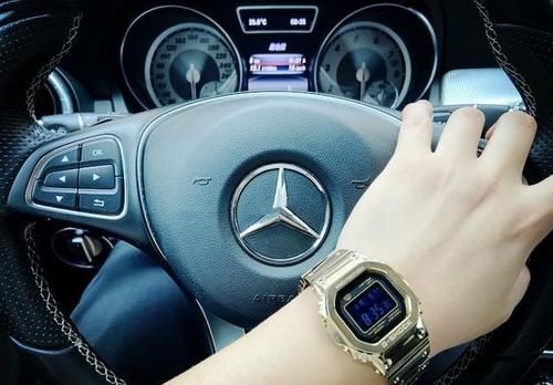 请资深表友建议，入门者应该入手什么腕表？