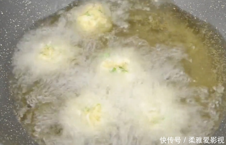 用水|买根大萝卜回家做“素丸子”,不用水不用面,外酥里嫩,鲜香美味