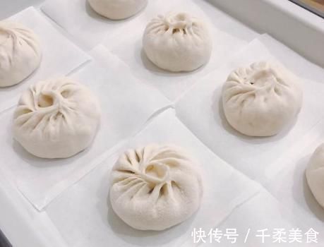 在家做素馅菜包时,馅出水松散不好包怎么办学会1招,轻松解决