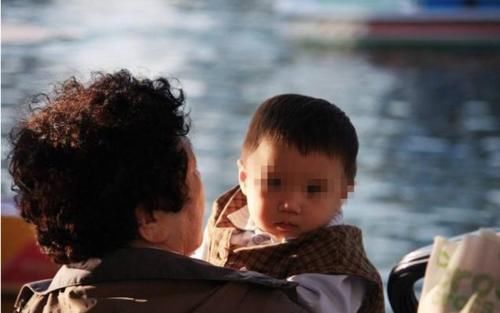 豆豆|二胎“随母姓”才公平?等孩子上幼儿园以后,问题就会逐渐显现