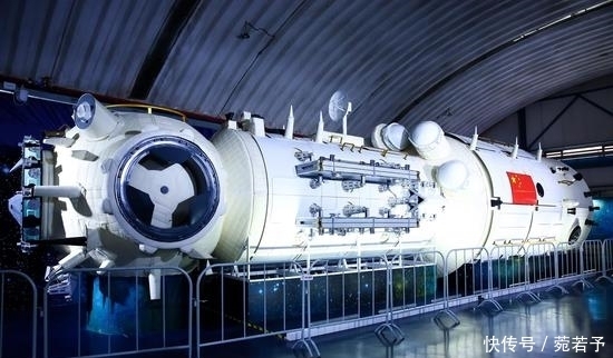 天和核心舱震惊NASA，柔性太阳电池翼从未见过，英法呼吁应共享