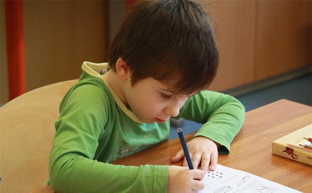 近义词|小学生“倒数第一”试卷走红，孩子的答案笑翻网友德云社需要你