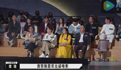 韓雪自稱(chēng)藝術(shù)家卻被群嘲，影評(píng)人一針見(jiàn)血：靠字幕表達(dá)主題很蒼白