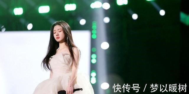 李健|長江后浪推前浪,《好聲音》出了個大魔王,單依純一路星途坦蕩