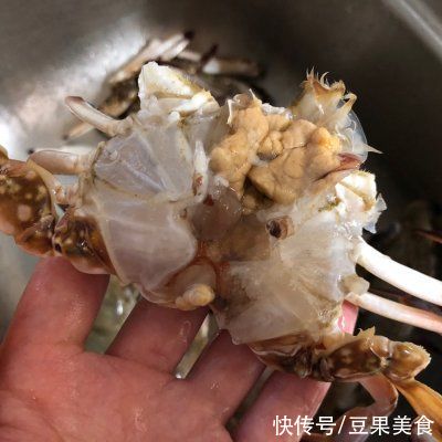 鲜美|#不容错过的鲜美滋味#葱焖梭子蟹