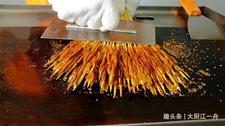 夏天夜市上“相当脏”的5道小吃，聪明人从来不买，你还不知道吗