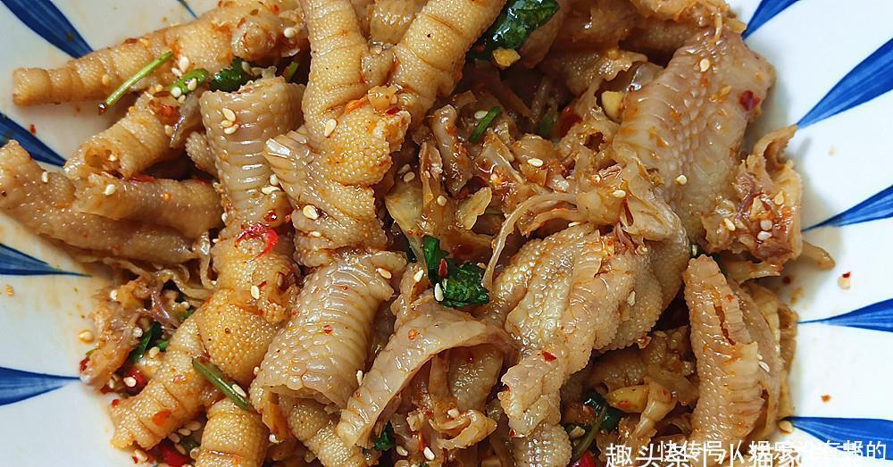 教你做香辣鸡爪,做法超简单,比在外面买的好,春节做给家人吃