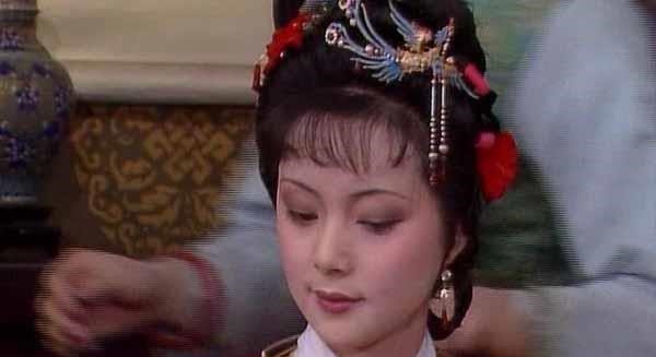 王夫人$薛蟠为何要折腾两三年,花大把银子给林黛玉配药?