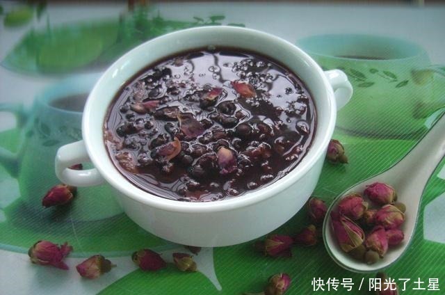 胭脂|入冬后,用它來代替豆?jié){牛奶,補(bǔ)氣又養(yǎng)血,面如桃花不用涂胭脂!