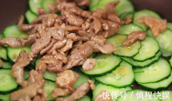 入味|不管炒什么肉,都要记住2个窍门,炒好的肉嫩滑又入味,没腥味