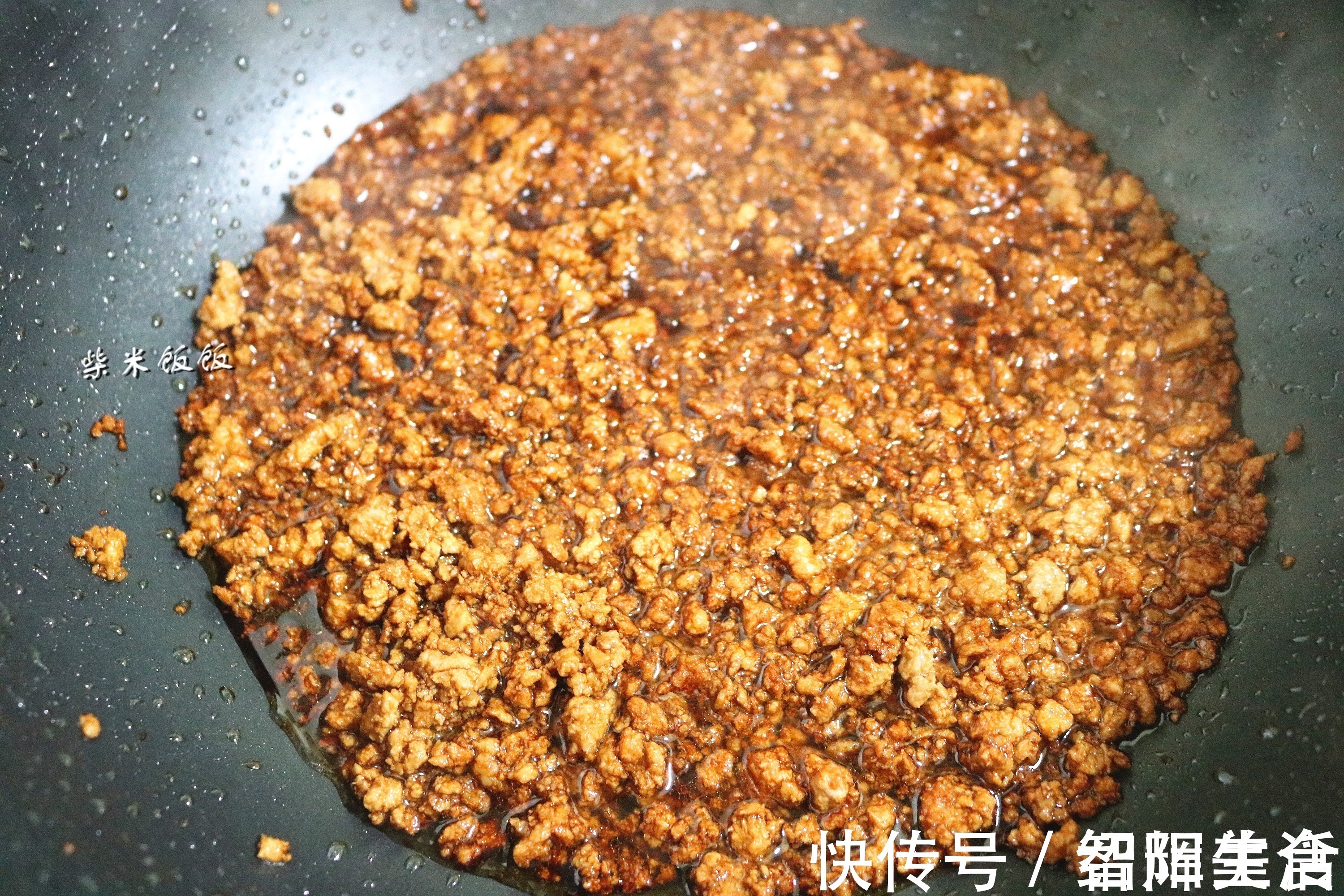 糯米|我家吃烧麦从不买，这做法简单，捏一捏10分钟出锅，4个不够吃