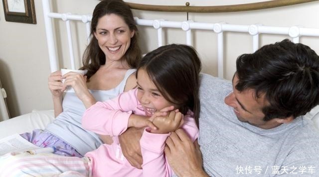 初潮|女孩来月经就不会再长个了吗家里有女儿的最好看看，别自己瞎猜！