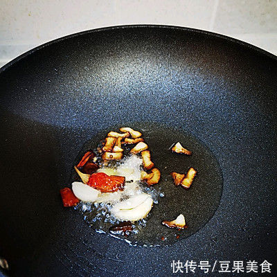 鲜香美味，你从来没吃过的雪菜老豆腐煲