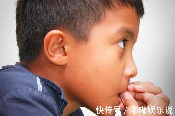 小时候|小时候爱啃指甲的孩子,现在怎么样了?专家:逃不过2种结果!