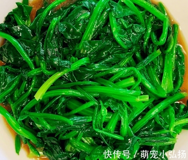 黃磊微博曬大餐,“四口一碗的面”真饞人,網(wǎng)友:我可以一口一碗