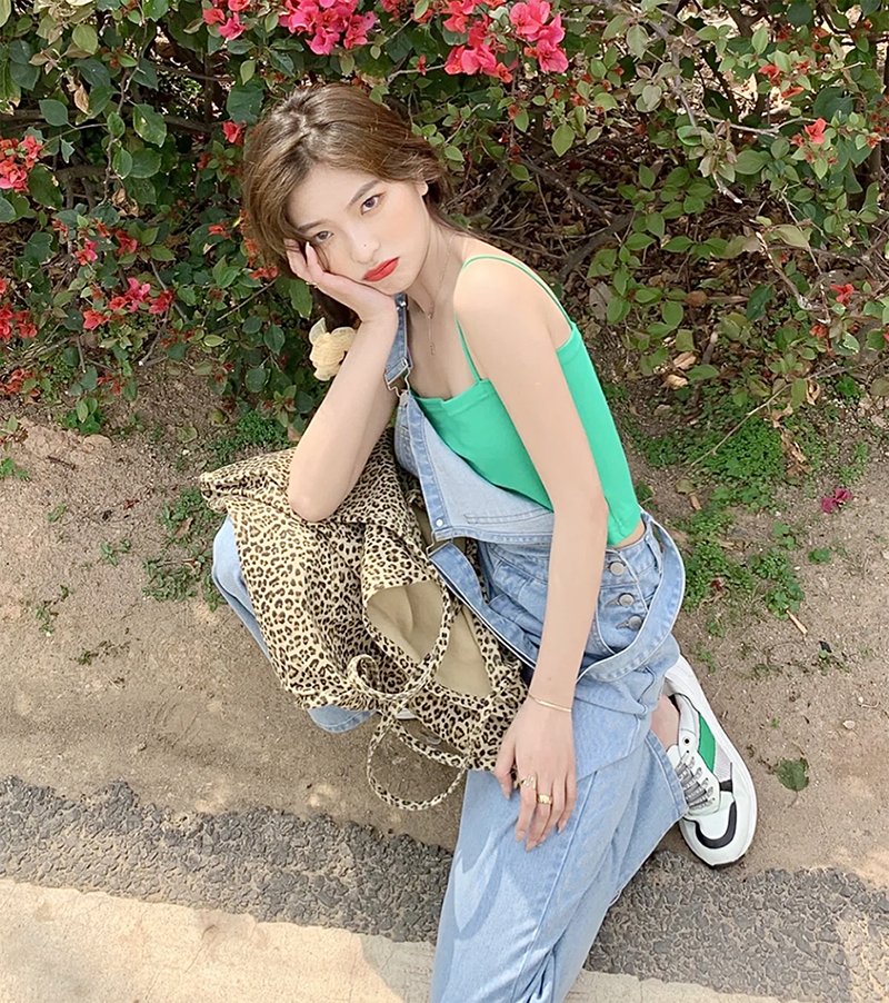 开叉裤|阔腿裤下岗了！“瘦瘦裤”才是今夏王炸，太显瘦了