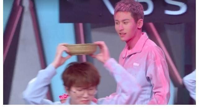 《快本》情商最低的嘉宾出现了?这次何老师也圆不回,满屏的尴尬