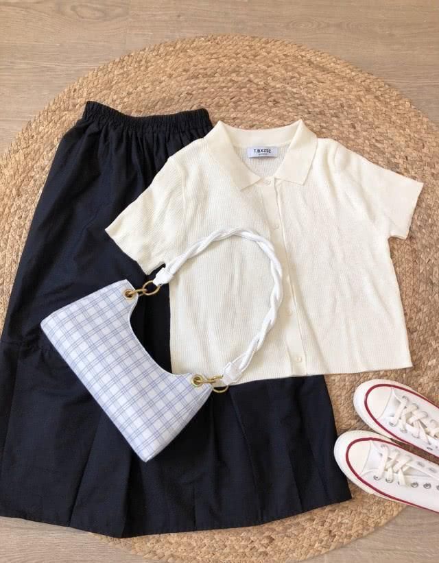 收藏啦28套简约,越看越好看的夏季日常舒适搭配LOOK