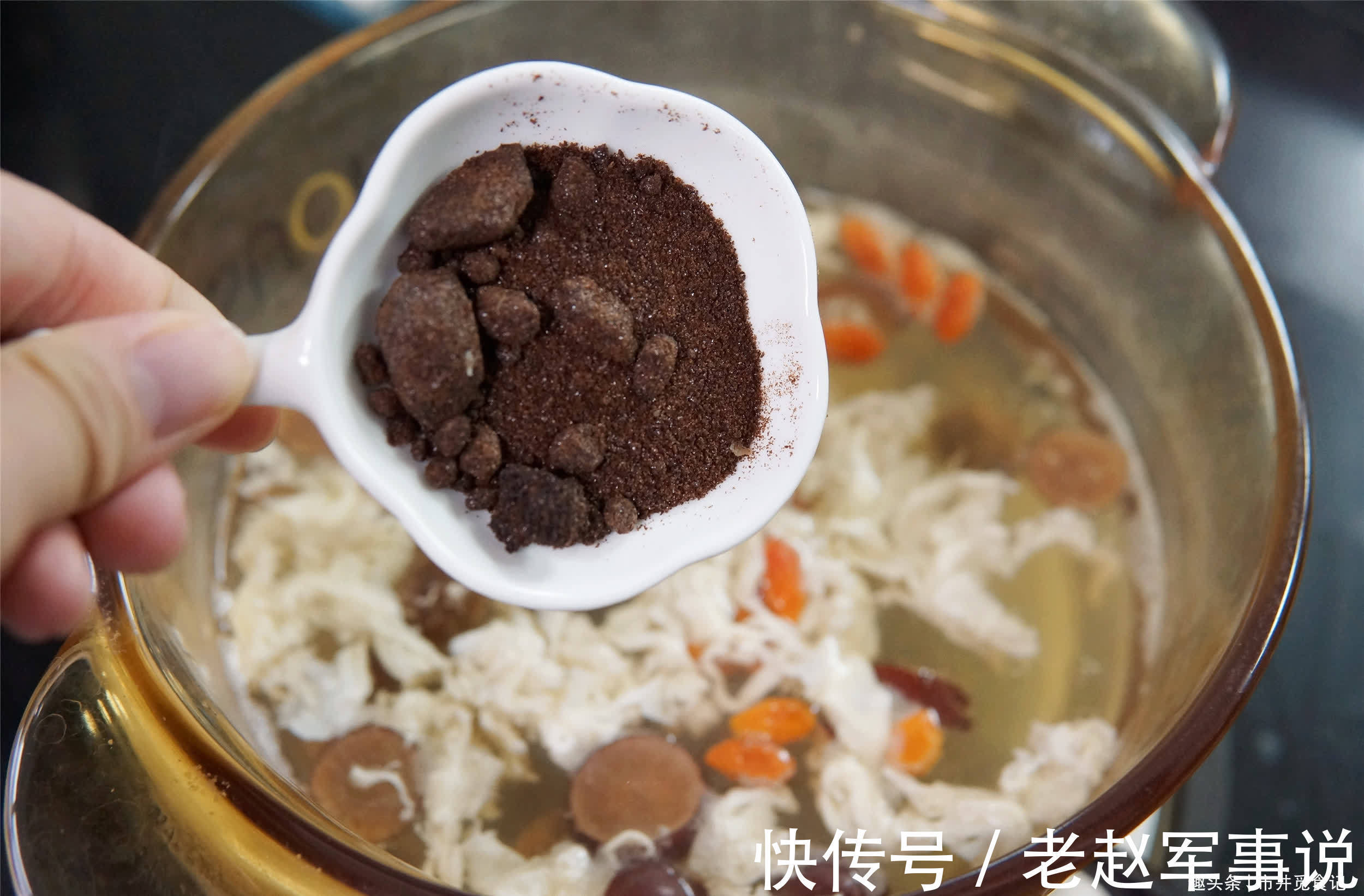 女人|天凉了，女人有条件多喝“四宝汤”，提升元气，面如桃花好过秋