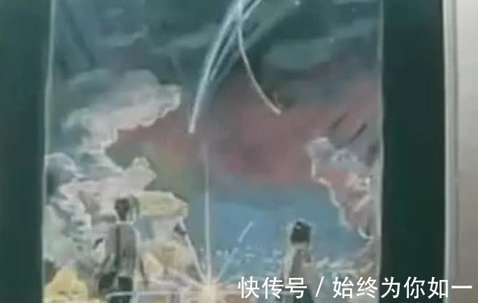 新海诚|实习老师用粉笔还原《你的名字》, 美术生瞬间被征服, 值日生慌了!