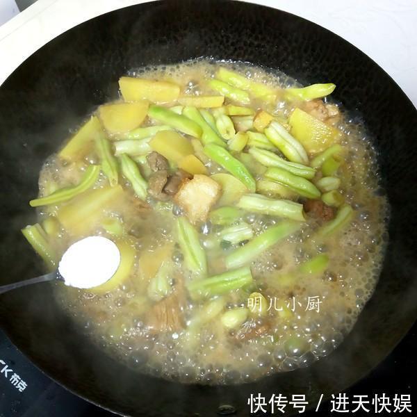 芸豆|土豆和它一起炒,是肠道“通便器”,隔三差五吃,排出肠道臭宿便