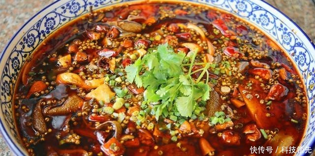 大厨教你毛血旺的地道做法,麻辣鲜香,冬天来一盆全身暖和