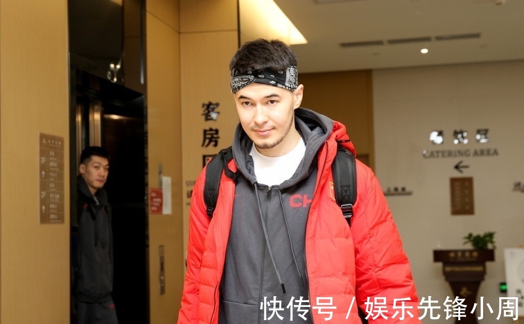 孙铭徽|男篮出征,杜锋又带上14人,除了齐麟淘汰一名中锋,韩德君留下
