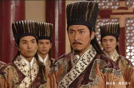 朱棣|朱元璋赏赐朱棣美女,朱棣看了一眼数量,忙吩咐快把她们送走