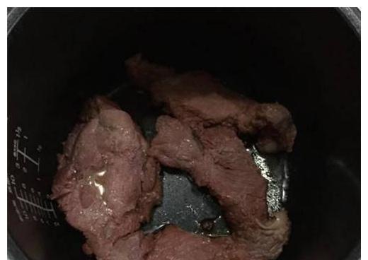 1块肉,电饭锅里一放,肉嫩香甜,一上桌就抢着吃,新手也能学会