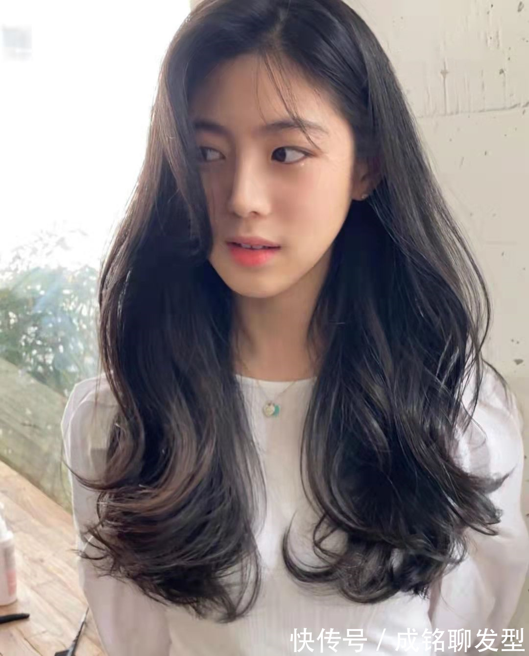 底色|今年这三种颜色很流行,选对头发颜色显白又时尚,洋气又显年轻