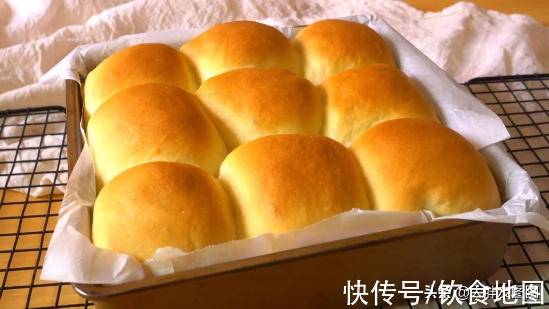 如棉花般柔软，软到让人不知所措的糖心小面包，撕开之后馋哭