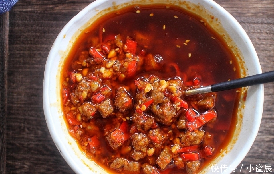 首次公开老妈秘制牛肉辣酱配方,吃了20多年,依旧没吃腻