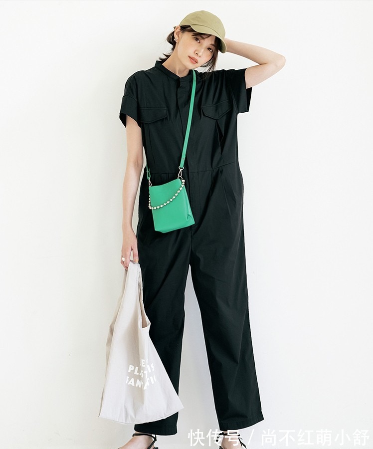 连体裤|今年突然火了一种新搭配叫:连体裤+基础上衣,越看越心动