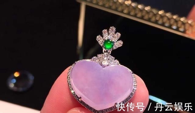 珠宝首饰 七夕节送感动牌珠宝首饰,代表永恒的爱意,温情四溢甜到心窝里!