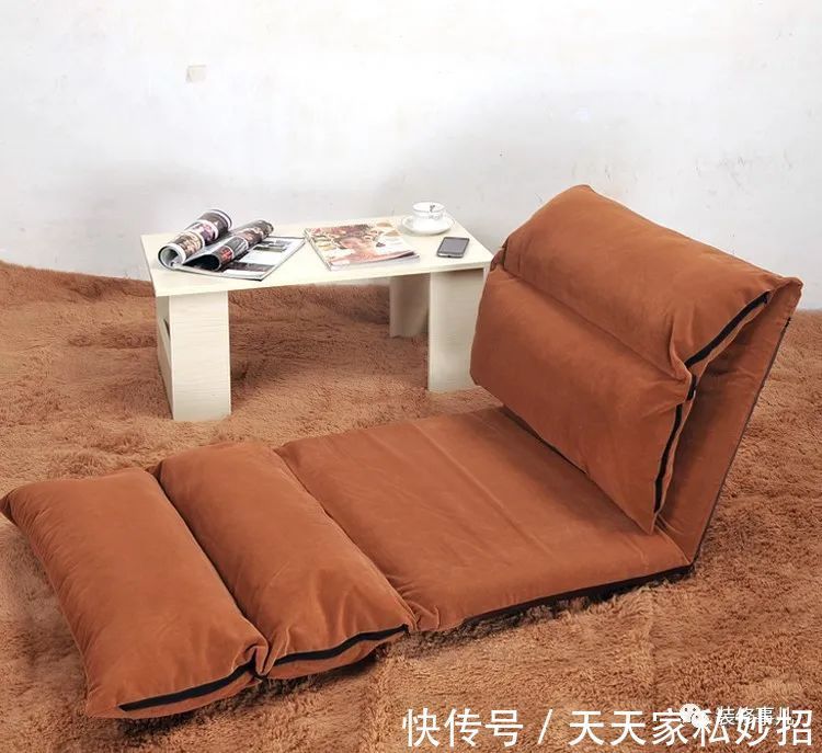 榻榻米|客厅沙发怎么买?U型太老土,聪明人家里这样摆,时尚省空间