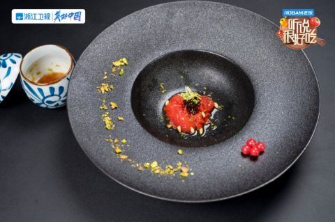 專訪|美食“快”綜藝逆勢突圍，女性力量幾何？｜專訪《聽說 很好吃》導(dǎo)演鄭也納