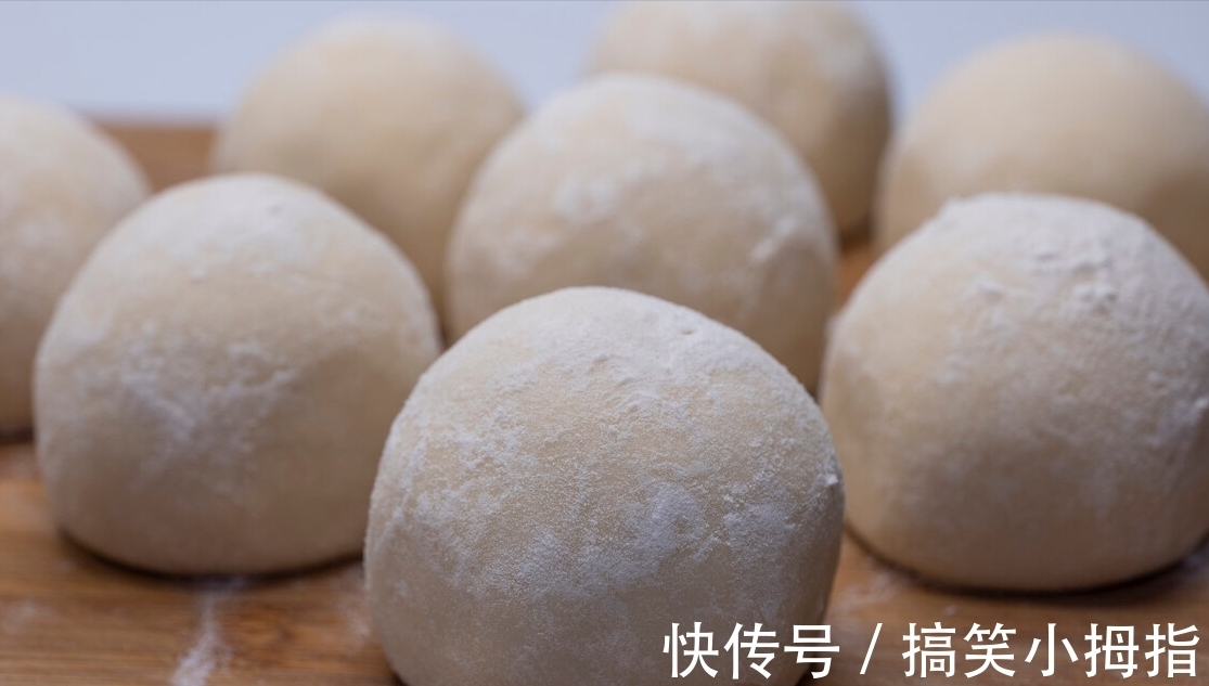 白糖|发面不要只加酵母和白糖，多放1味料，10分钟发满盆，省时省力