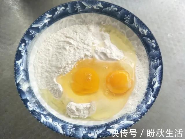 油条怎么做才酥脆?教你一个小诀窍,做出来的油条又香又脆