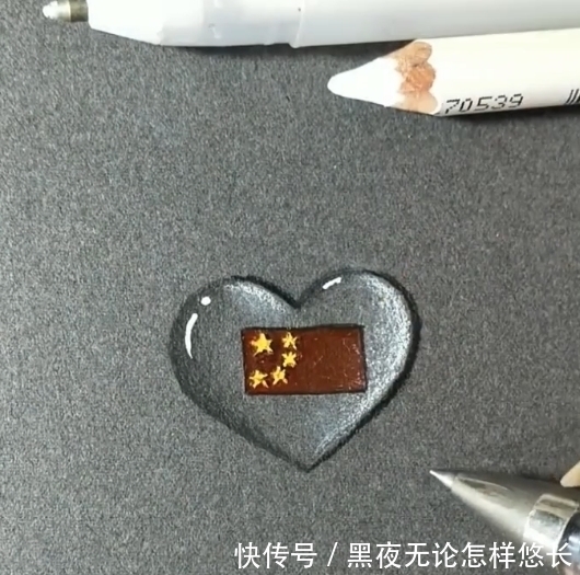 五星红旗!美术生画爱心水滴,还加了五星红旗,网友:又被美术生圈粉了