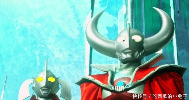 佐菲奥特曼|奥特曼初稿形象长什么样？初代有翅膀，迪迦是俩人，佐菲只有两米高！