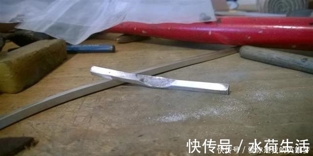 纯银管&男子随手找到的纯银管,做出的东西让无数人想要!