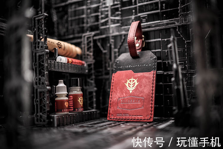 皮革 高达联名皮革产品:三大经典招牌机甲均亮相