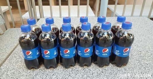 碳酸饮料|70岁大爷骨密度从-3提升到0.4，经验是常服1物，骨不疏松