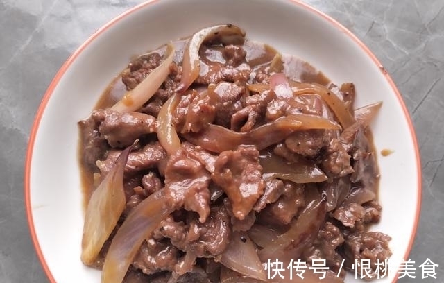 如何在家做滑嫩的黑椒牛肉？腌肉最重要，今天的下饭菜就做这个