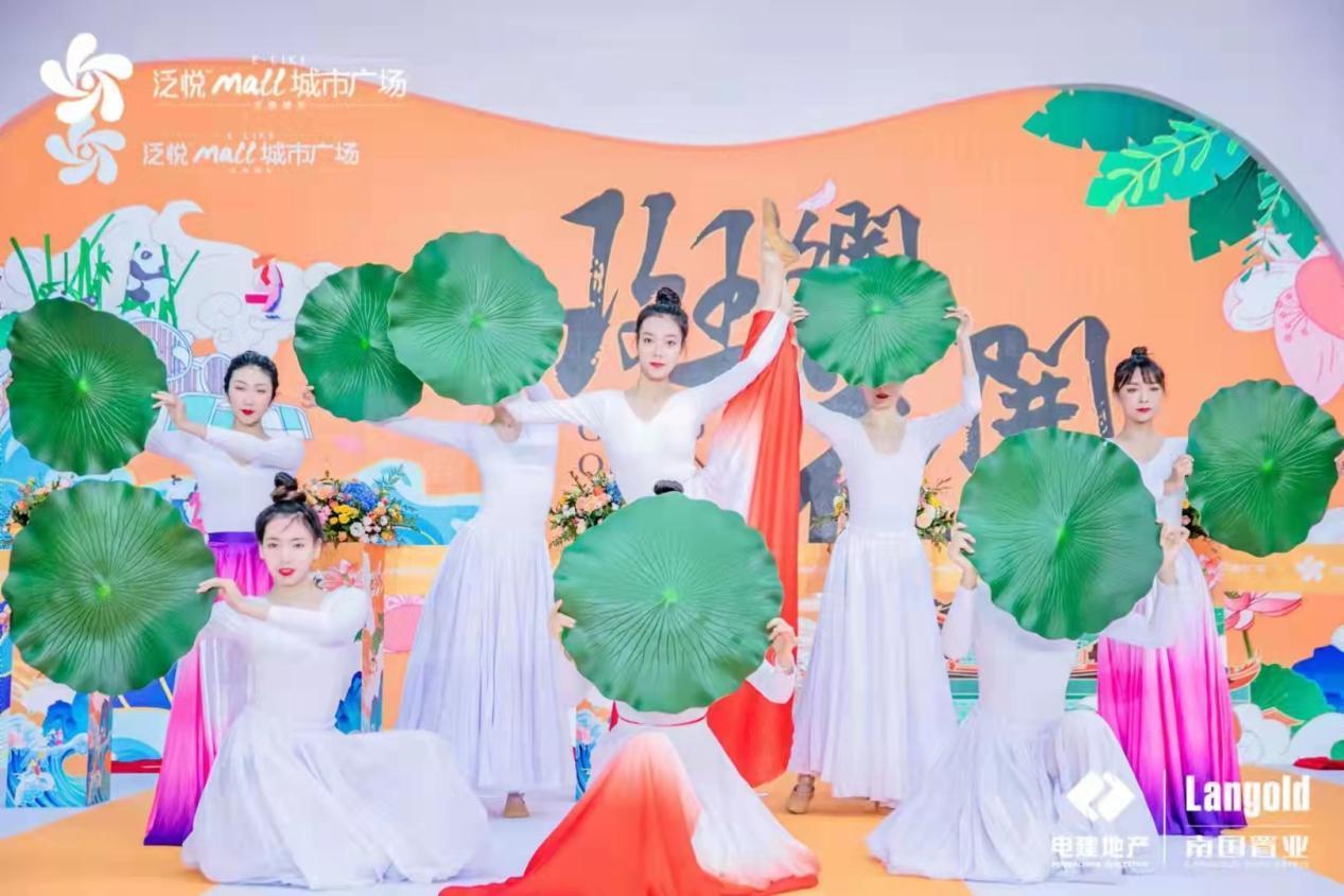 打卡|成都泛悦Mall?城市广场斑斓花开、扬帆起航,首创城北花园式打卡新地标