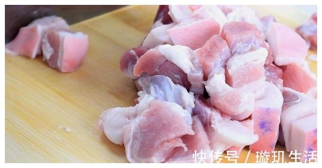 红烧肉|把五花肉扔进电饭锅,不放一滴水,出锅后一大锅不够吃,太香了