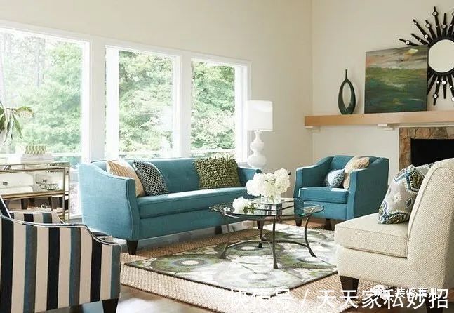 榻榻米|客厅沙发怎么买?U型太老土,聪明人家里这样摆,时尚省空间